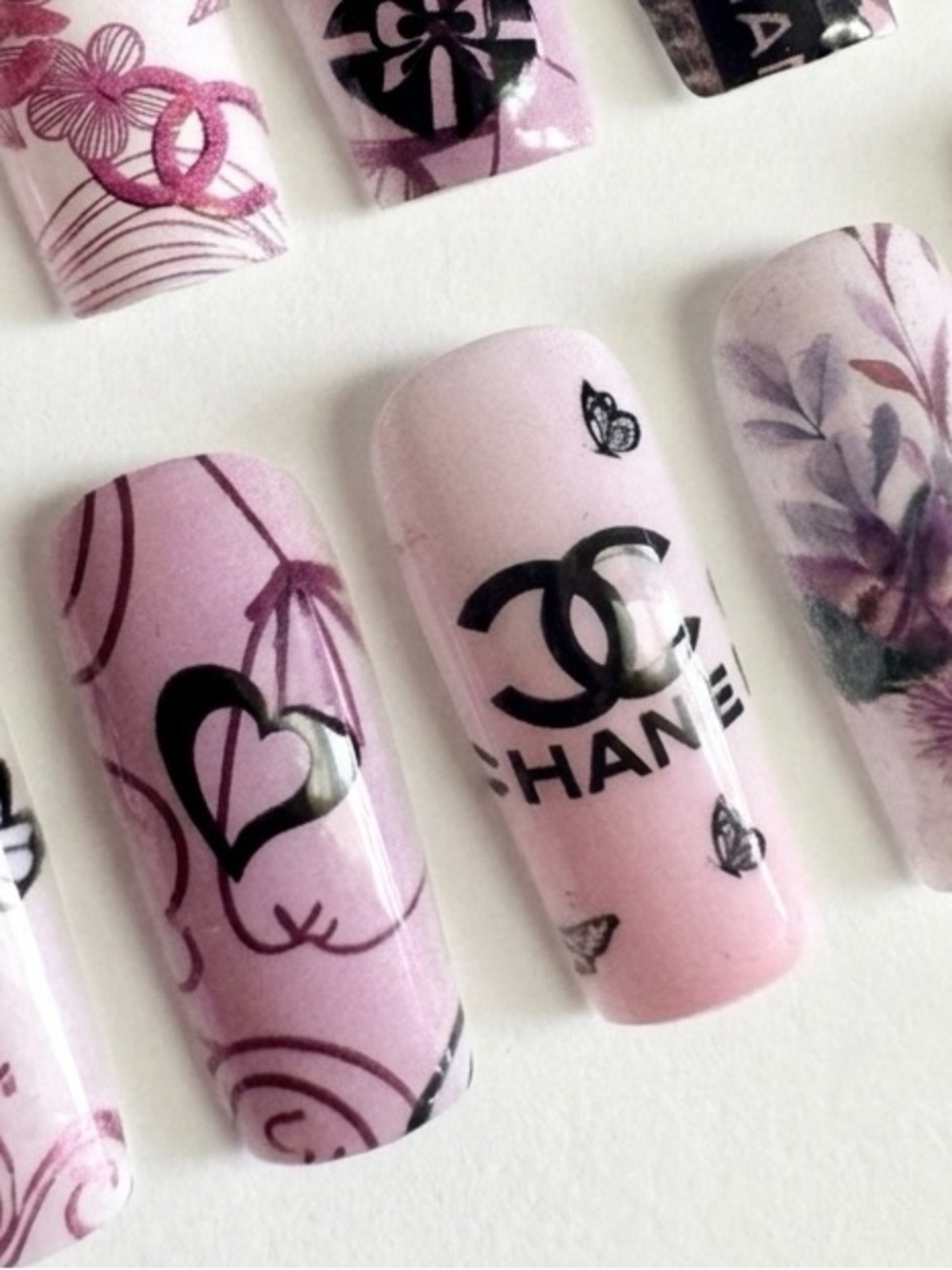 Lilac & Black Logo Floral Press-On Nail Set - Picture 2 of 5